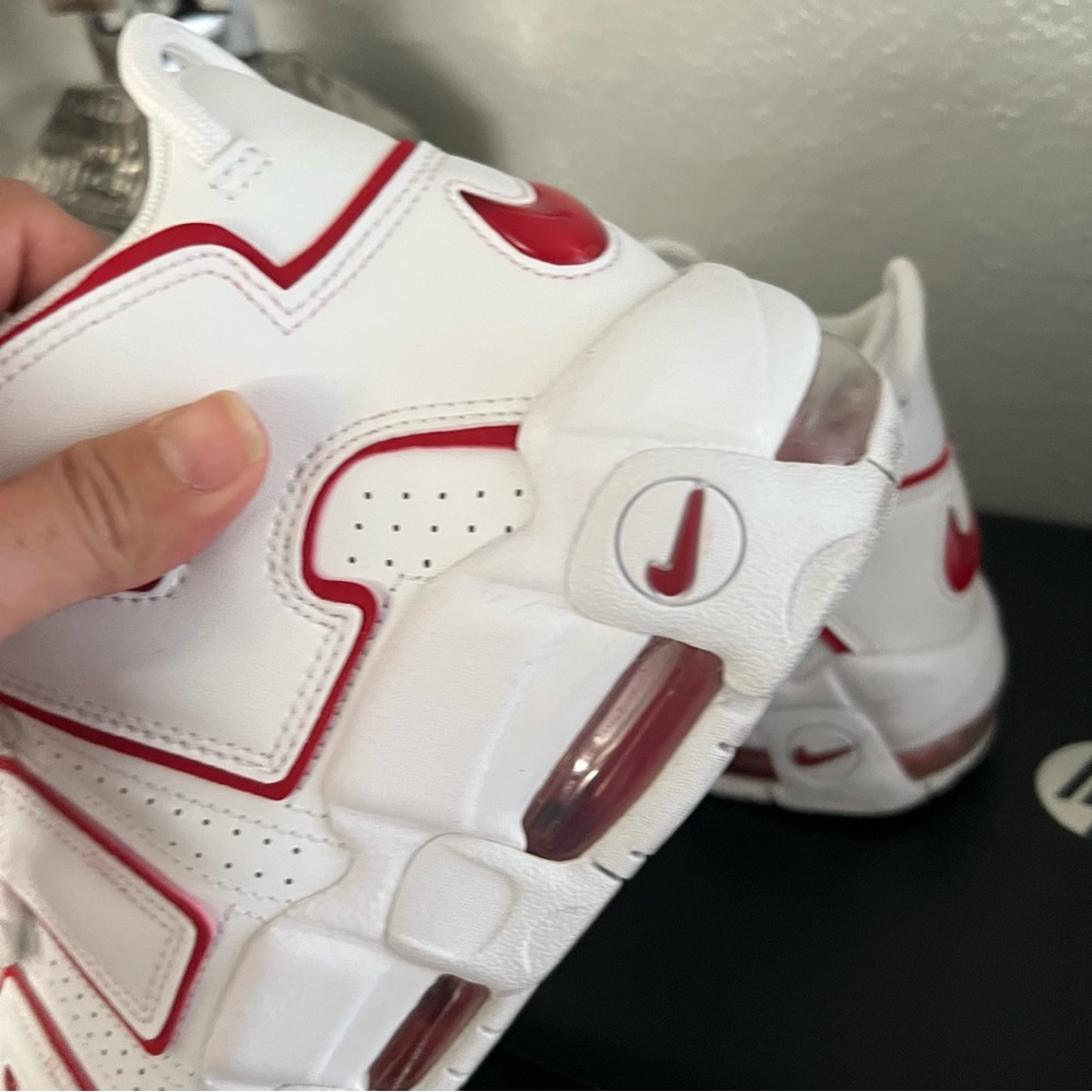 Nike Air uptempo red and white - Picture 2 of 6